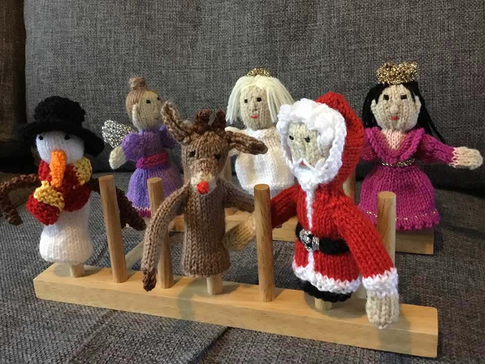 Knitted finger puppets - Gidding Christmas Cornucopia