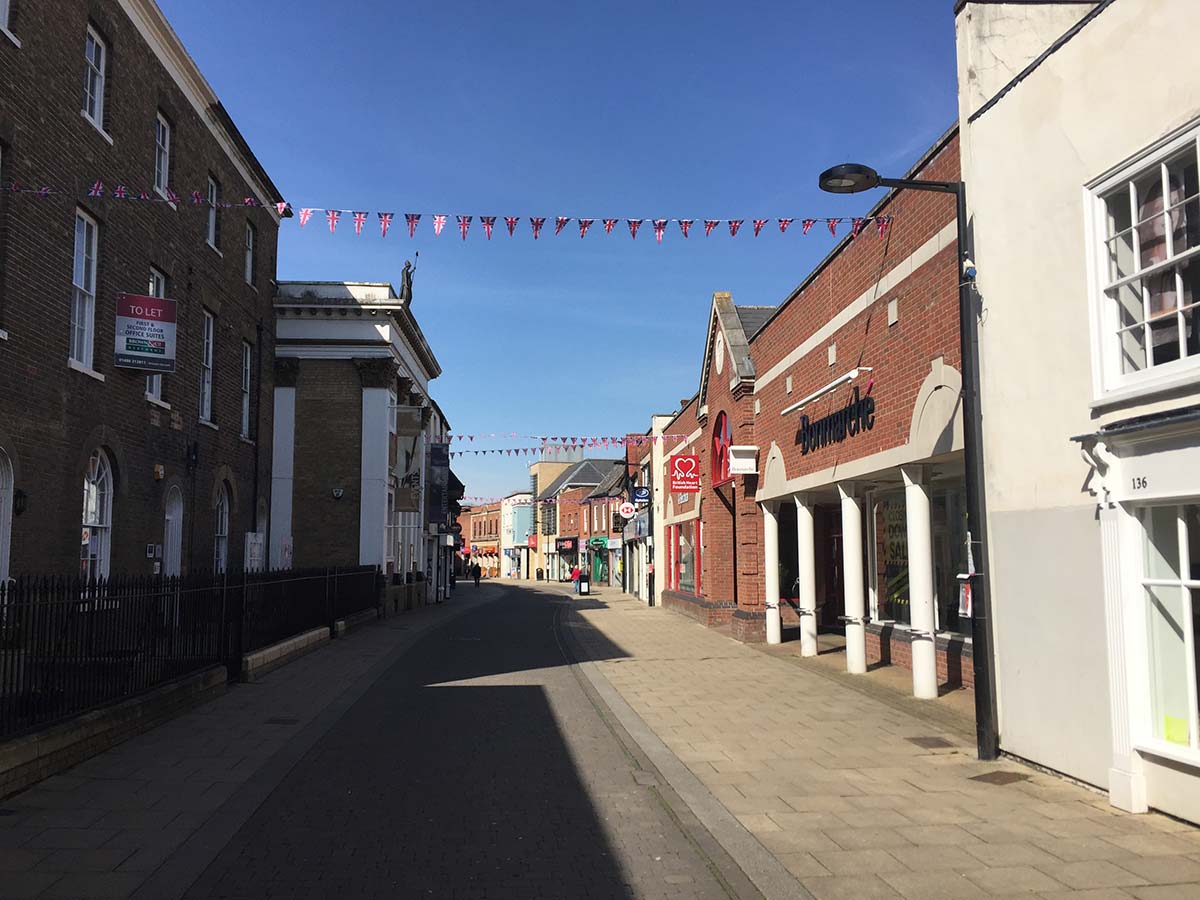 Huntingdon High Street nearly deserted on a weekday afternoon