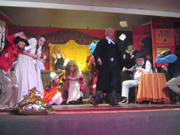 Aladdin Goes West - Great Gidding Panto 2005