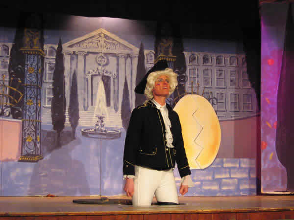 Great Gidding panto 2006 - Humpty Dumpty