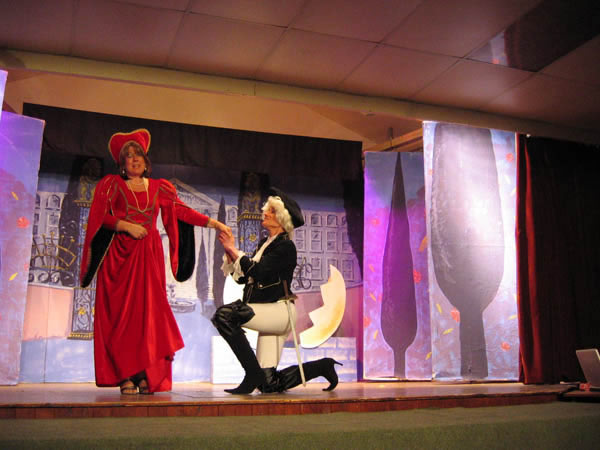 Great Gidding panto 2006 - Humpty Dumpty