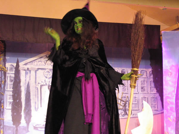 Great Gidding panto 2006 - Humpty Dumpty