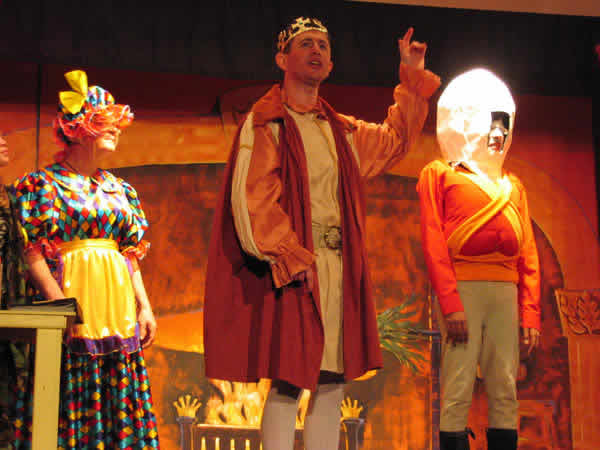 Great Gidding panto 2006 - Humpty Dumpty
