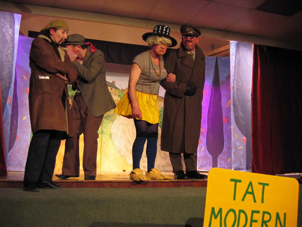 Great Gidding panto 2006 - Humpty Dumpty