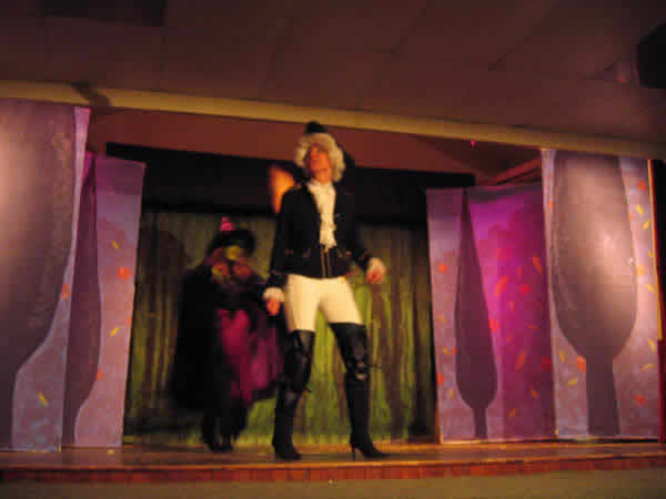 Great Gidding panto 2006 - Humpty Dumpty