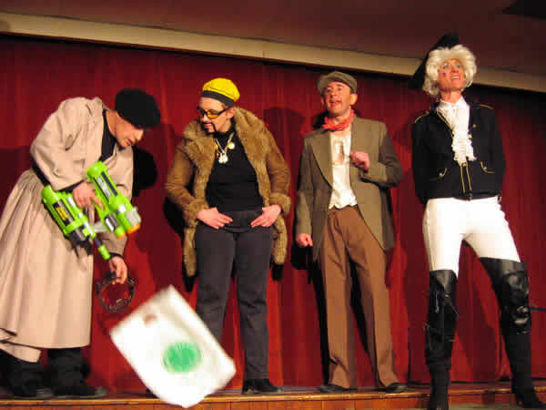 Great Gidding panto 2006 - Humpty Dumpty