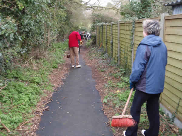 Great Gidding jitty clean up April 08